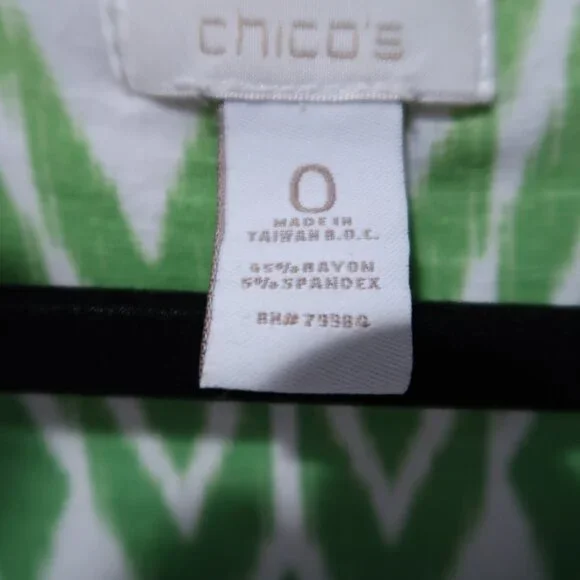 Chicos Womens Easywear Top 3/4 Sleeve Geometric Print Ombre Scoop Neck Shirt 0 - Picture 8 of 13